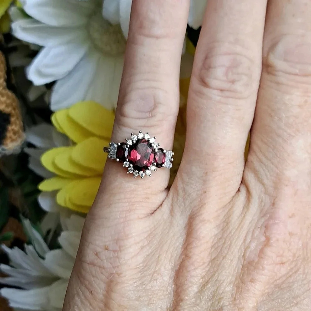 Natural Wine Garnet & Natural White Zircon Ring. - Picture 3 of 9